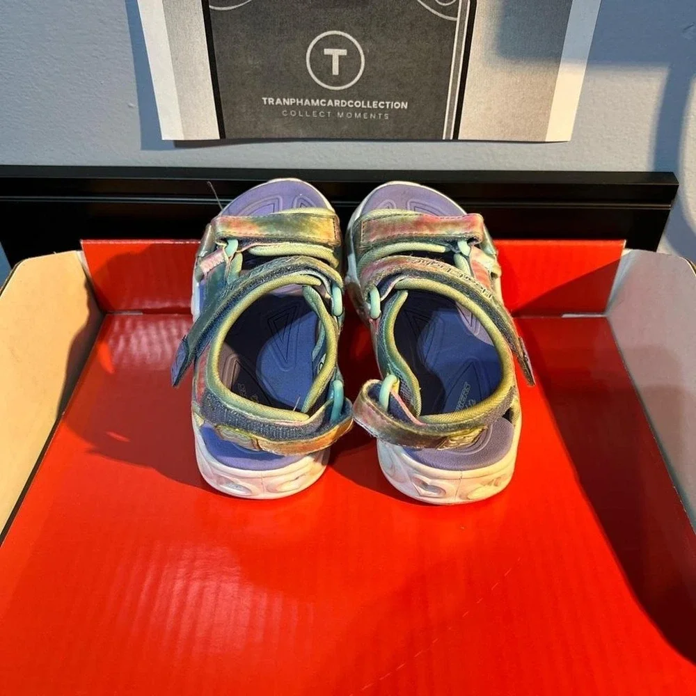 Skechers lights heart
